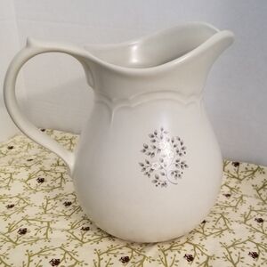 Vintage Pfaltzgraff Heirloom stoneware pitcher Heirloom floral pattern 2 Qt